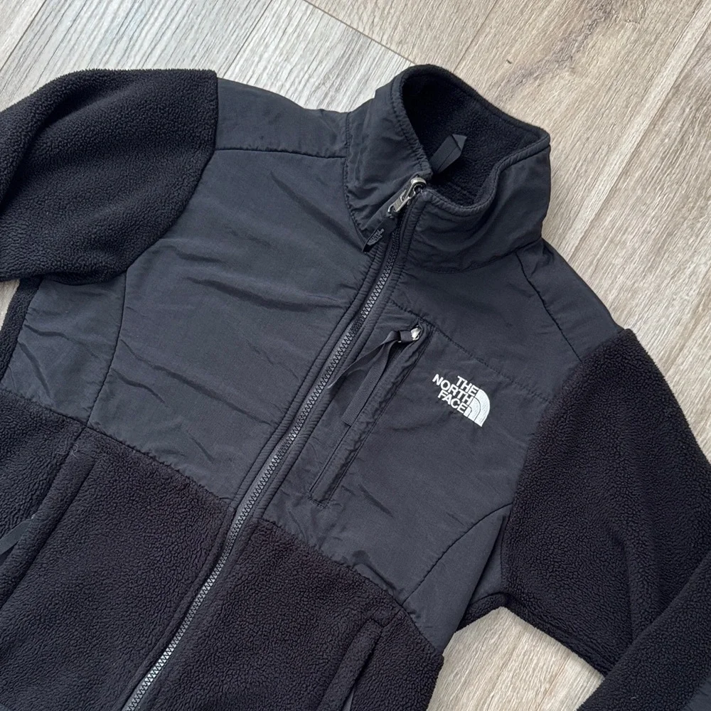 The North Face Women’s Black Full-Zip Fleece Jacket Size XS - Picture 2 of 9